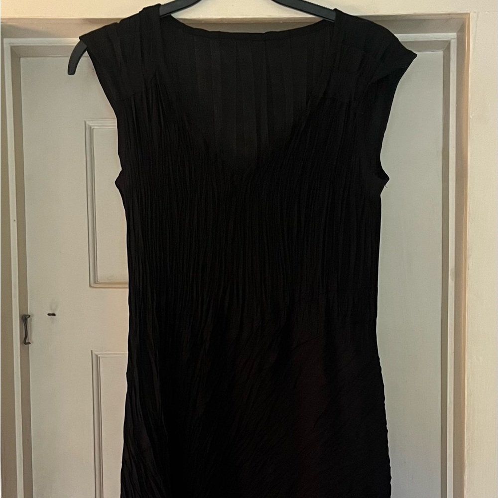 Chic Babette Black Cap Sleeve Midi Dress crinkle pleated